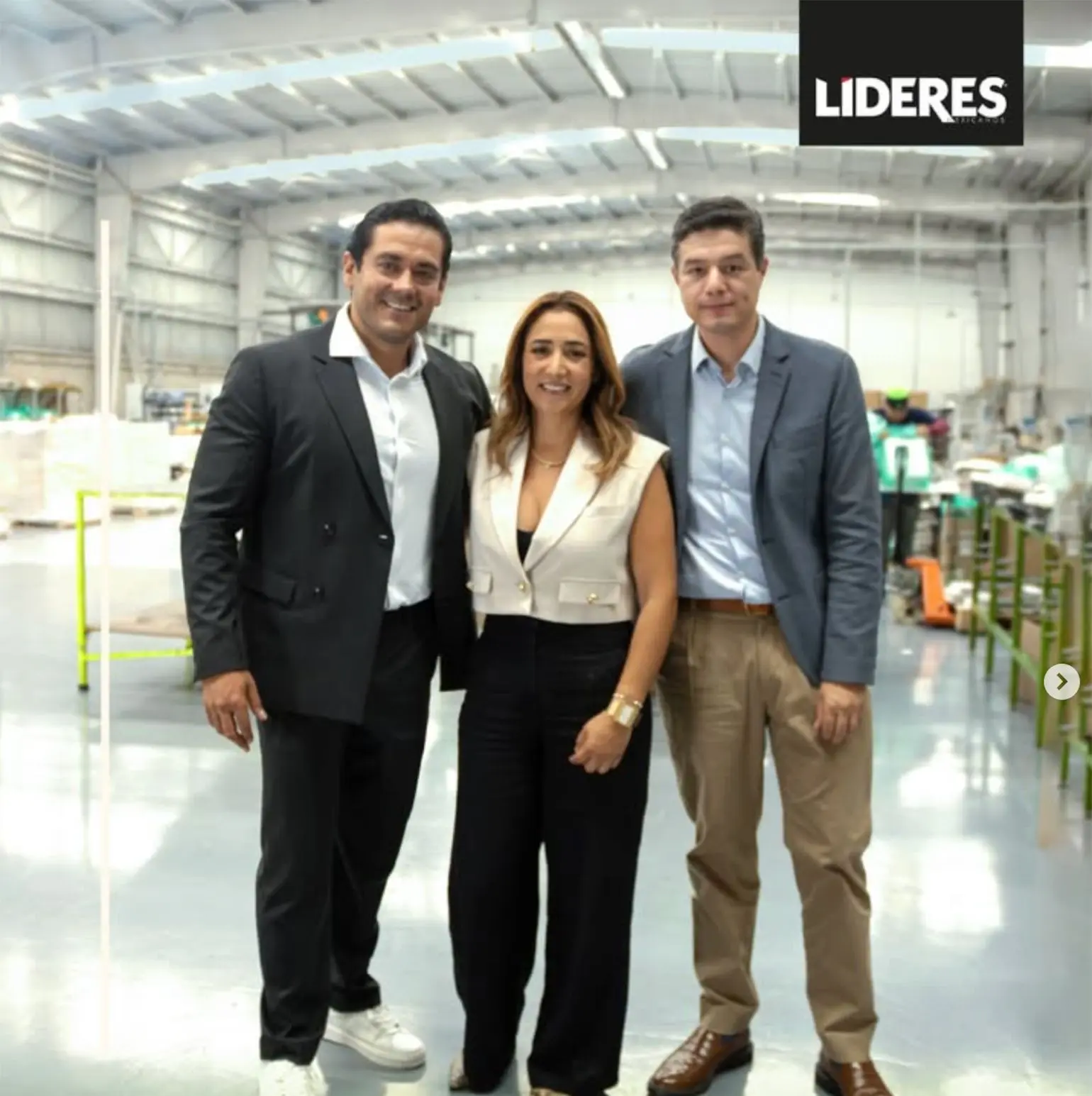 Compospack team at the plant, in the feature published by the magazine Líderes Mexicanos