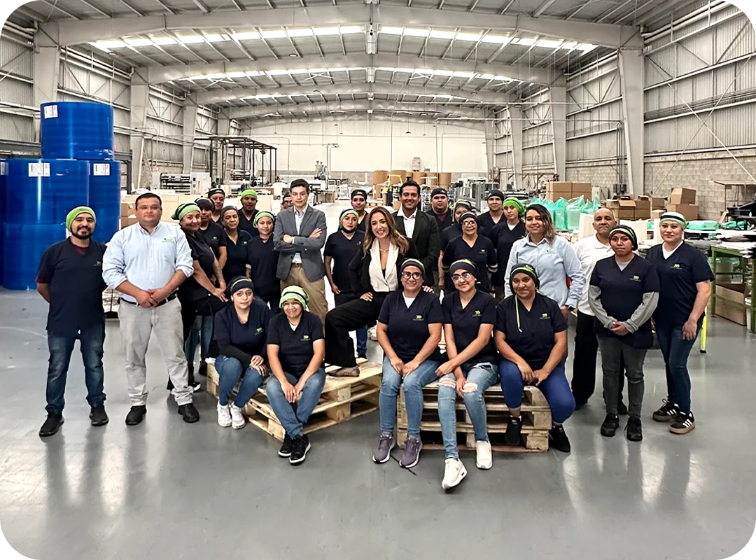 El equipo de Compospack en la planta de la Ciudad de México